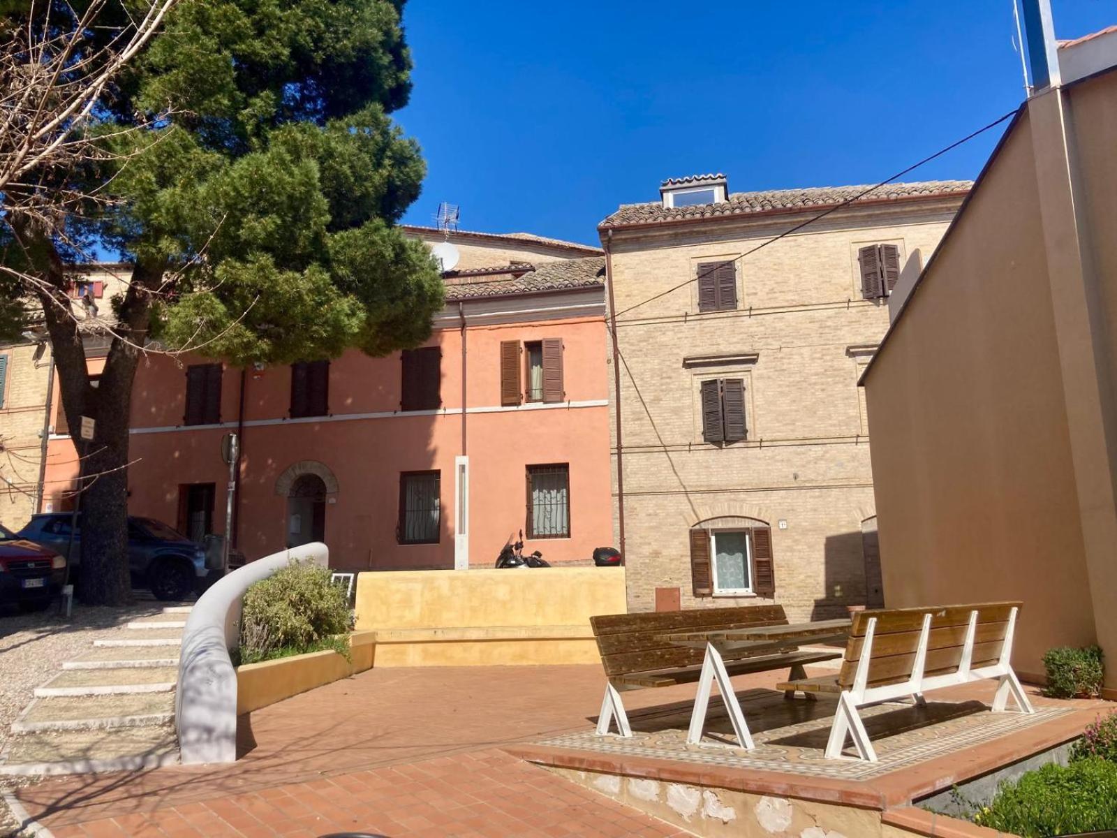 B&B Residenza Leonardo Falconara Marittima Exterior foto
